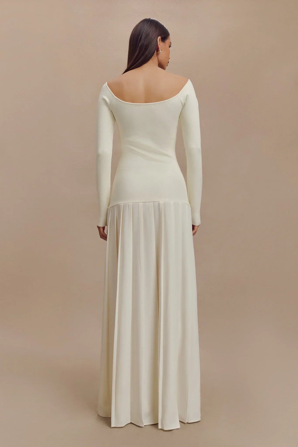 Long knit off-shoulder Dress – Ivory